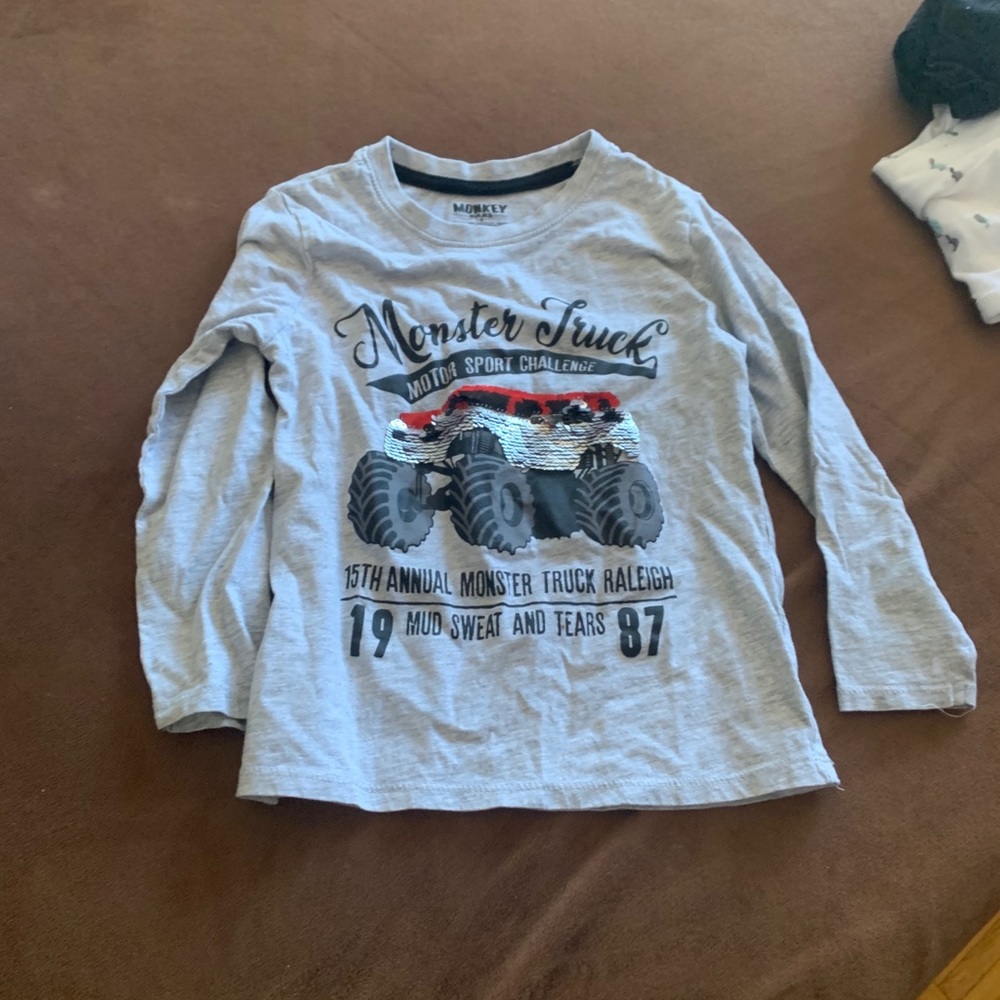 Toddler clothing - Picture 1 of 3